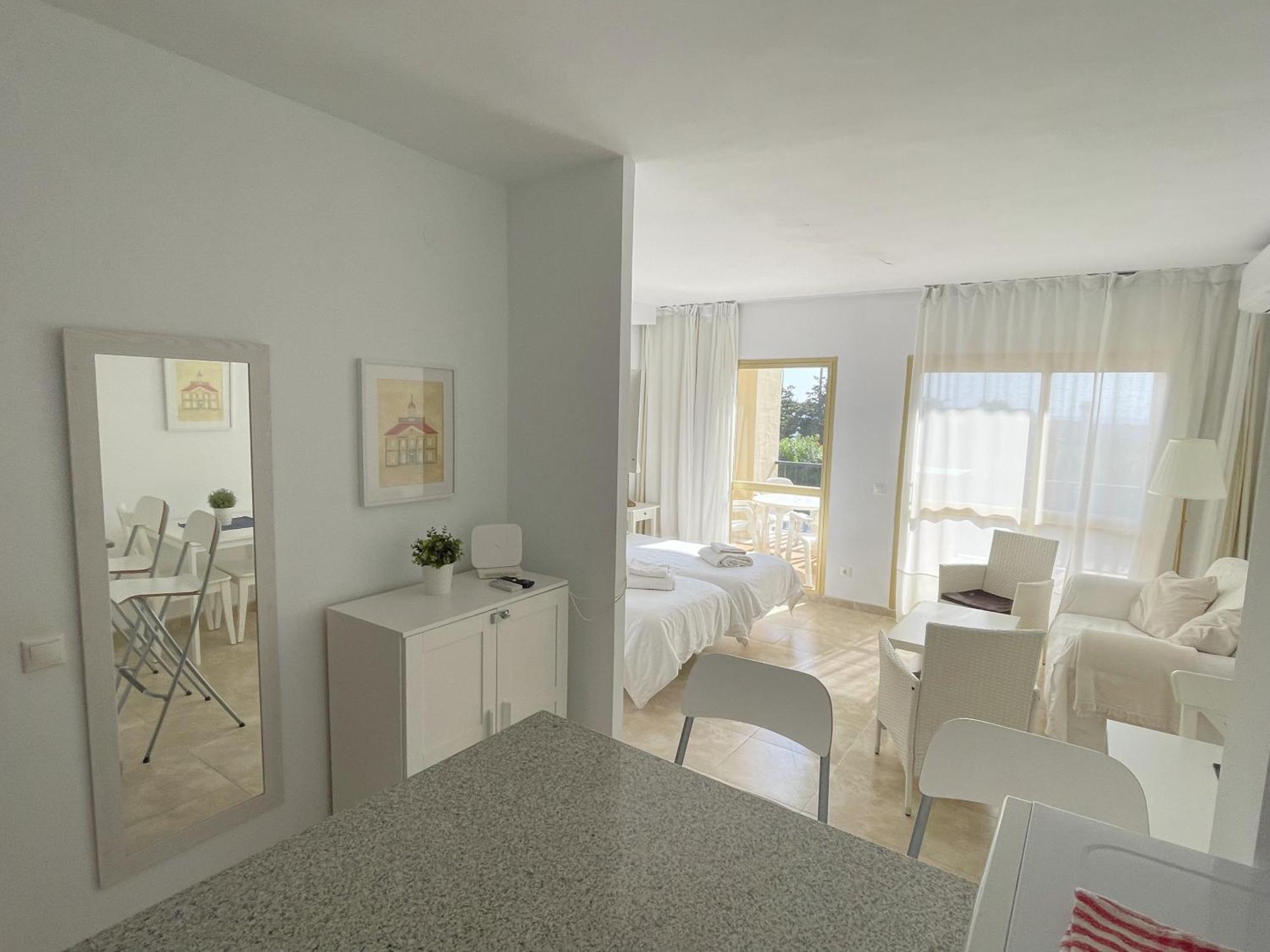 Estudio primera Linea 50 mtrs playa. Fibra 600Mb Marbella Exterior foto