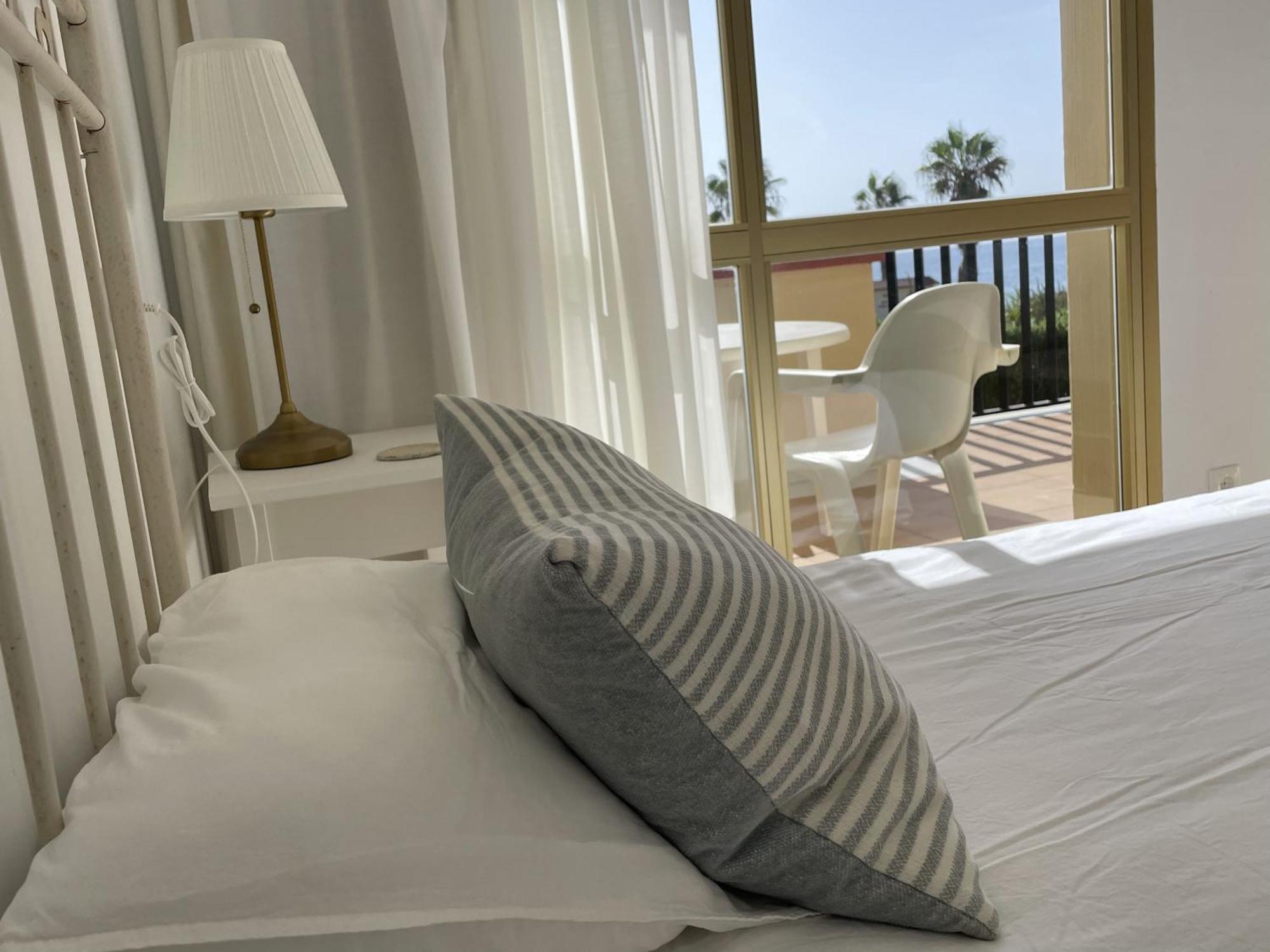 Estudio primera Linea 50 mtrs playa. Fibra 600Mb Marbella Exterior foto