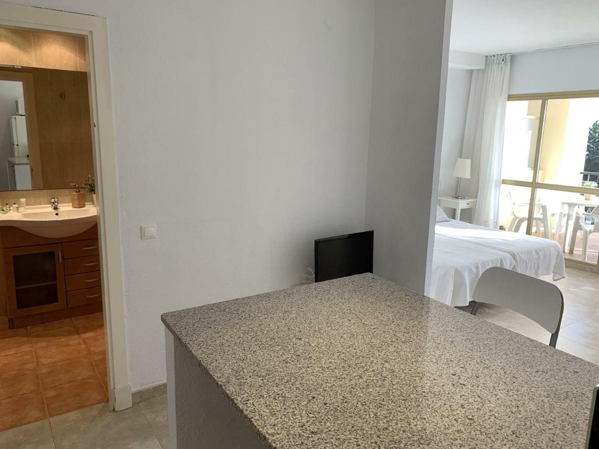 Estudio primera Linea 50 mtrs playa. Fibra 600Mb Marbella Exterior foto