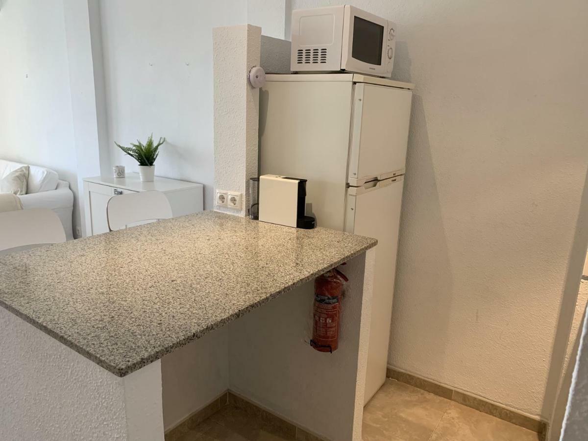 Estudio primera Linea 50 mtrs playa. Fibra 600Mb Marbella Exterior foto