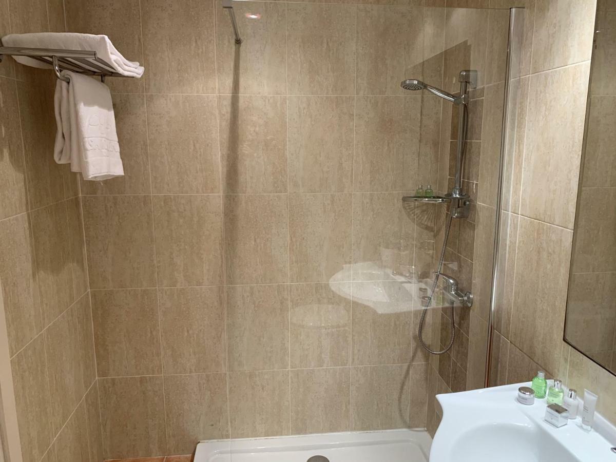 Estudio primera Linea 50 mtrs playa. Fibra 600Mb Marbella Exterior foto