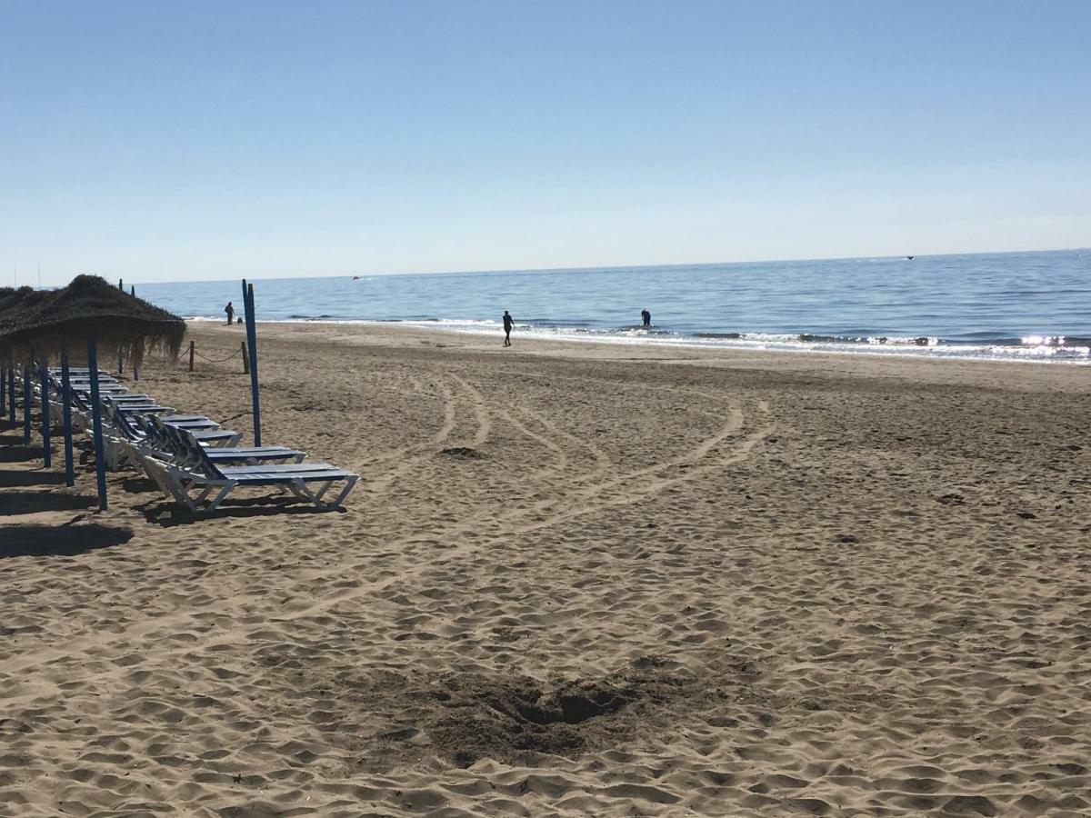Estudio primera Linea 50 mtrs playa. Fibra 600Mb Marbella Exterior foto