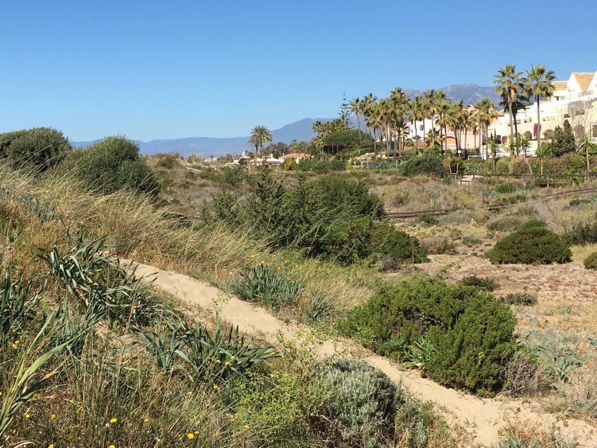 Estudio primera Linea 50 mtrs playa. Fibra 600Mb Marbella Exterior foto