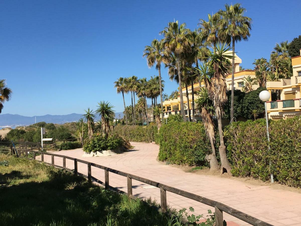 Estudio primera Linea 50 mtrs playa. Fibra 600Mb Marbella Exterior foto