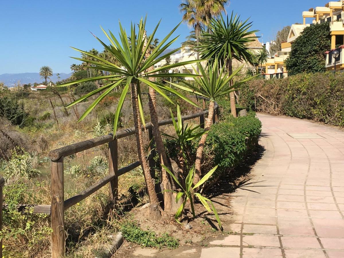 Estudio primera Linea 50 mtrs playa. Fibra 600Mb Marbella Exterior foto